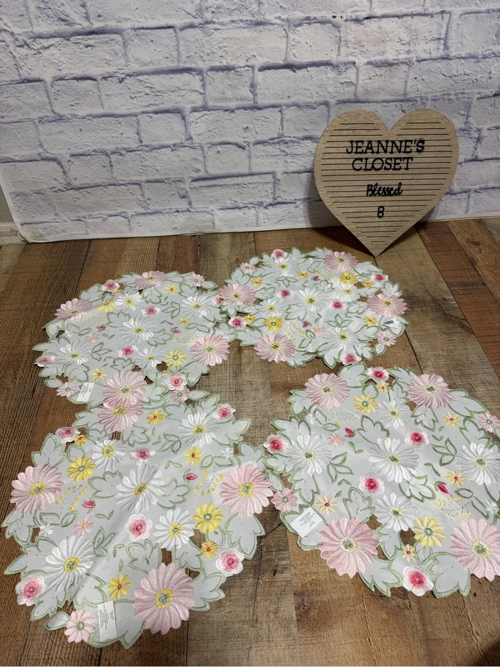 market square round embroidered placemats nwt set of 4  New with tags  Beautiful